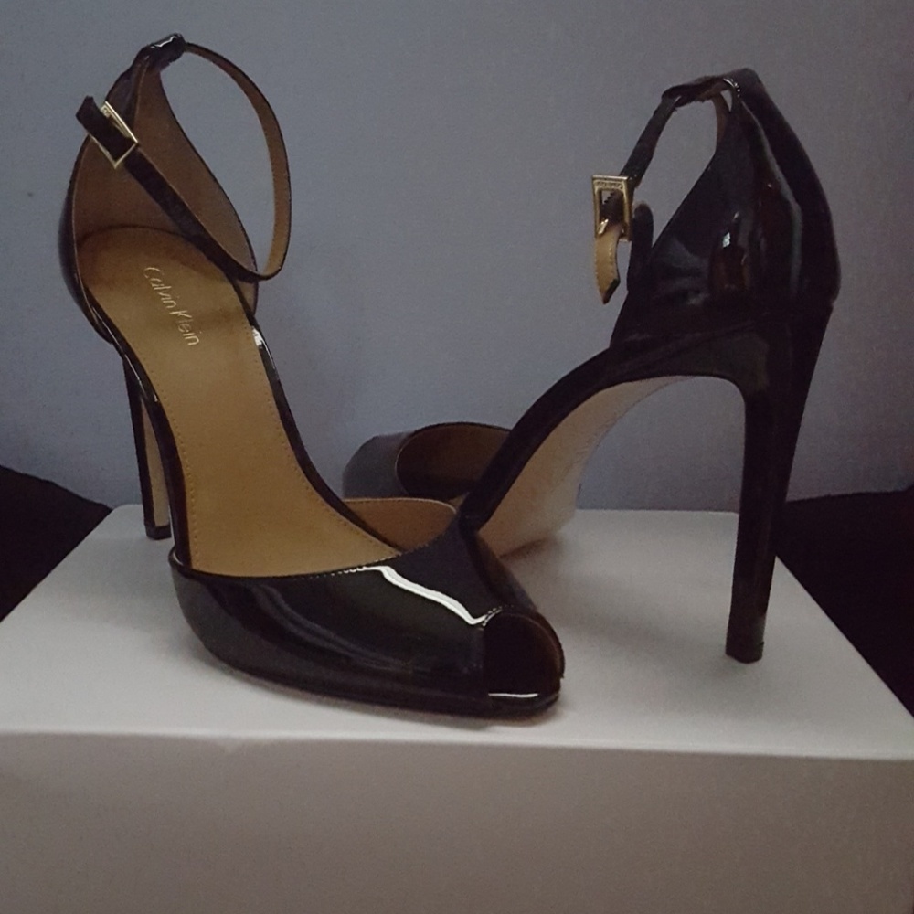 NEW Calvin Klein Peep Toe